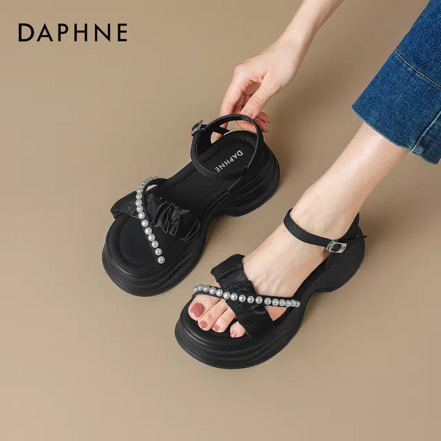 DAPHNE