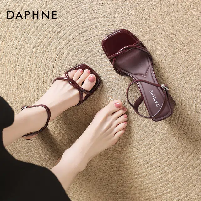 DAPHNE PU