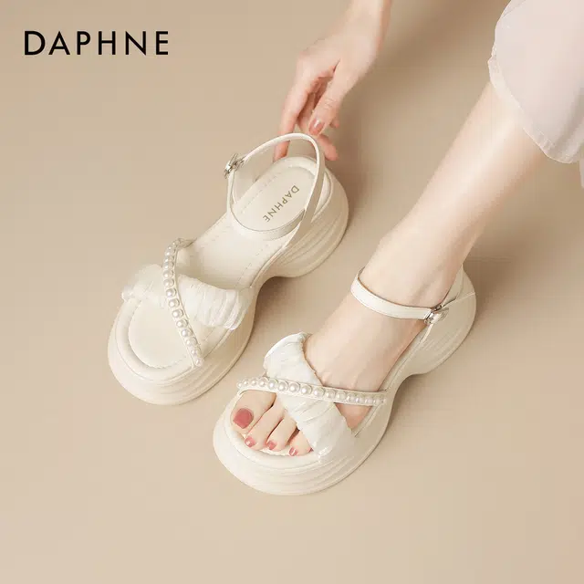 DAPHNE