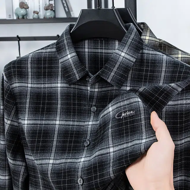 卡丹狄诺 磨毛刺绣格子男士长袖秋冬季休闲纯色百搭款衬衫 男款