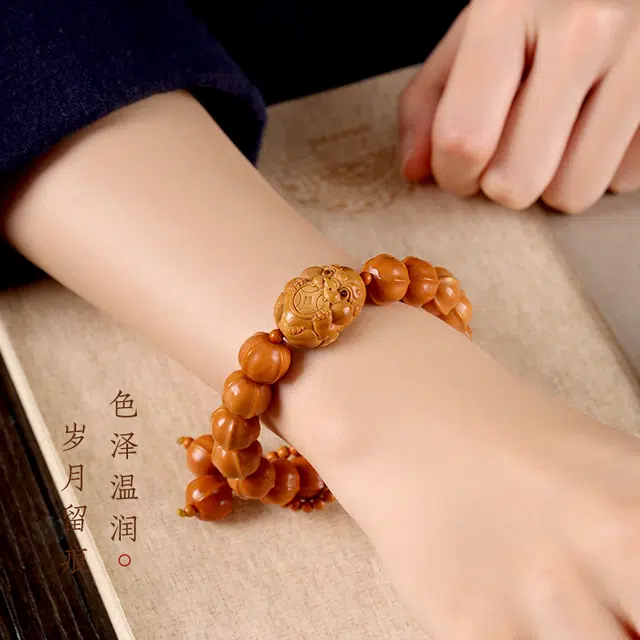 茂琼 招财 纳福 吉祥鲨鱼背搭配雕刻吞金兽盘玩珠串文玩佛珠手饰#好运 橄榄核 手串 男女同款情侣款