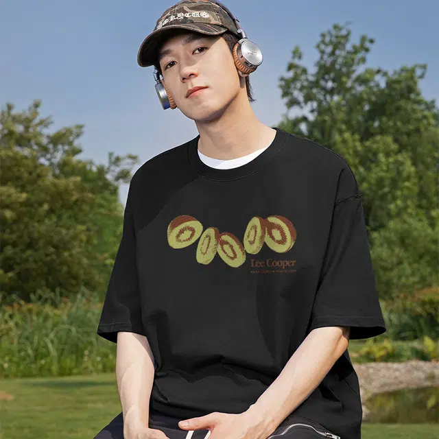 Lee Cooper T