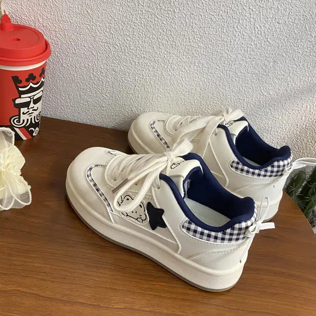 韩系可爱百搭厚底时尚面包 低帮 板鞋 女