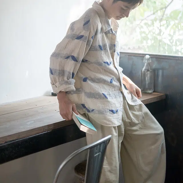 几立 提花肌理感棉麻混纺几何图案长袖翻领宽松型衬衫 男女同款