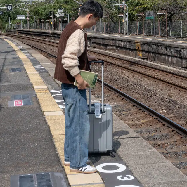 几立 美式复古日常通勤竹节纹理水洗做旧休闲百搭纯棉宽松直筒牛仔裤 男女同款