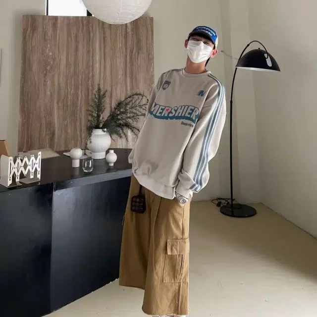 一碗士多 三条纹字母徽章个性化圆领撞色设计美式复古静默学院风宽松舒适百搭情侣日常户外城市通勤显瘦小众高级感卫衣 男女同款