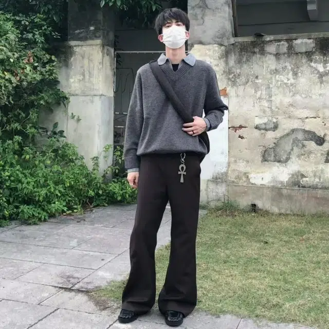 一碗士多 假两件翻领拼接纯色宽松舒适百搭复古高街日常户外通勤小众设计感出街拍照简约慵懒老钱风针织衫 男女同款