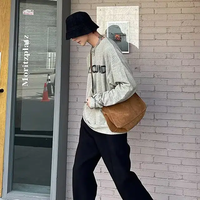 一碗士多 美式高街复古小众百搭简约内搭字母印花条纹宽松舒适亲肤日常通勤户外运动落肩袖套头休闲卫衣 男女同款