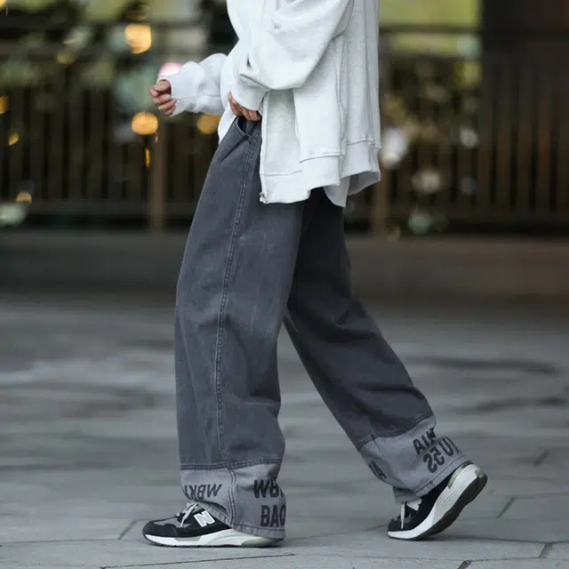 一碗士多 美式高街小众百搭简约拼接字母做旧日常通勤户外运动垂感阔腿直筒拖地基础款牛仔裤 男女同款