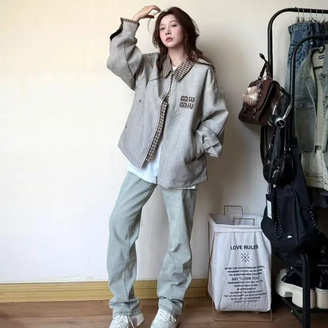 一碗士多  拼接格纹刺绣撞色短款落肩美式复古高街时尚宽松小众个性化设计高级情侣日常通勤舒适百搭棒球服 男女同款