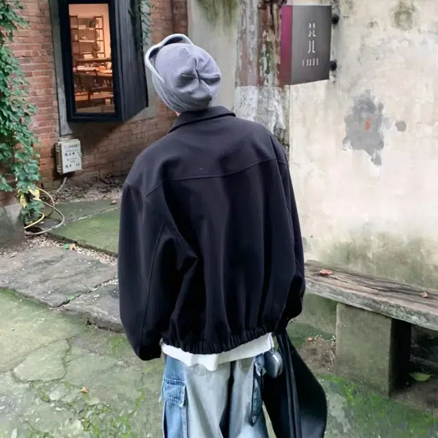 一碗士多  垫肩翻领金属标纯色立体廓形短款小众设计高级感宽松舒适休闲百搭日常城市户外通勤出街拍照简约成熟痞帅风棒球服 男女同款