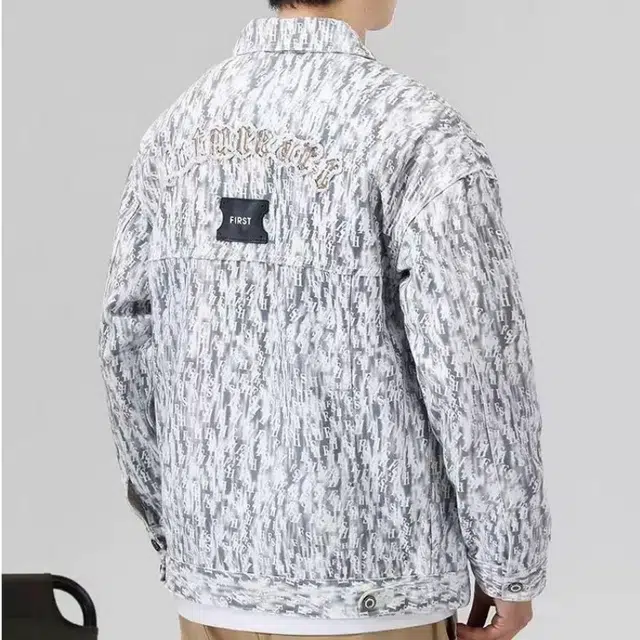 一碗士多 英文字母满印翻领多口袋纽扣拼接褶皱创意设计小众个性百搭美式复古潮流高街痞帅时尚宽松休闲日常户外通勤防风夹克 男女同款