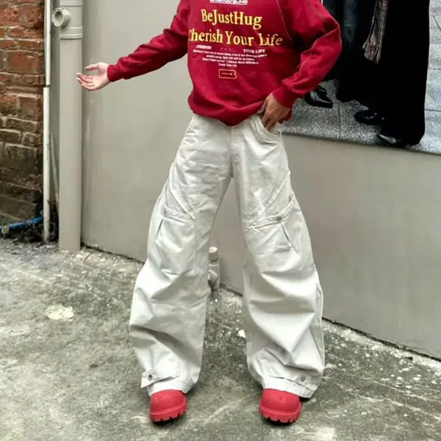 一碗士多 褶皱口袋拼接纯色潮流简约百搭日常休闲美式高街痞帅显高显瘦阔腿直筒裤松弛感通勤舒适牛仔裤 男女同款