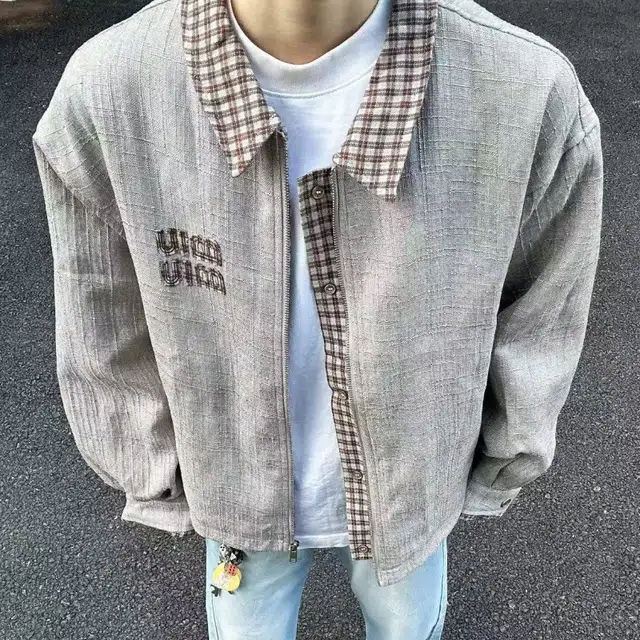 一碗士多  拼接格纹刺绣撞色短款落肩美式复古高街时尚宽松小众个性化设计高级情侣日常通勤舒适百搭棒球服 男女同款