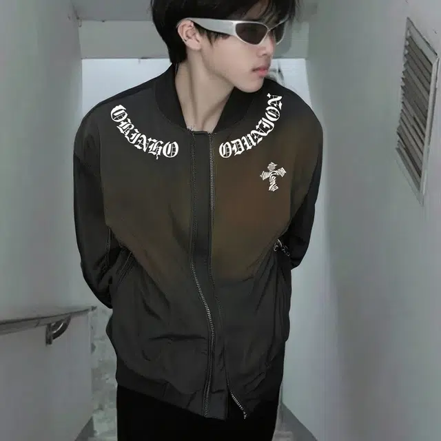 一碗士多 美式复古小众百搭纯色简约拼接独特领口印花设计宽松舒适落肩通勤户外日常经典款夹克 男女同款