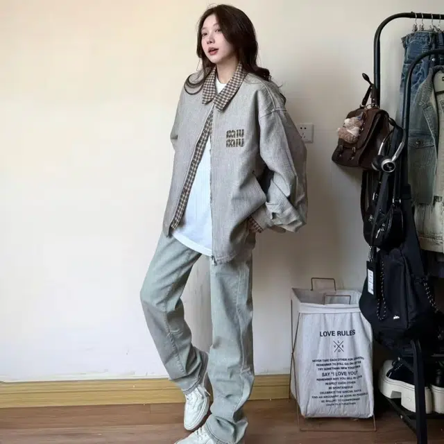 一碗士多  拼接格纹刺绣撞色短款落肩美式复古高街时尚宽松小众个性化设计高级情侣日常通勤舒适百搭棒球服 男女同款