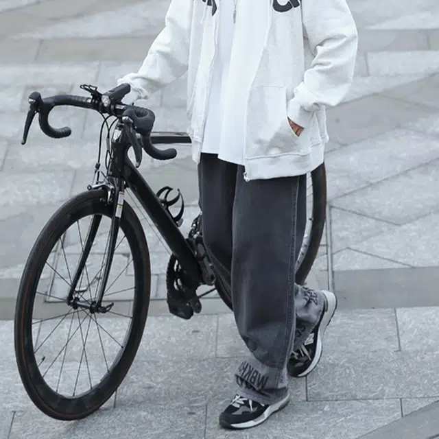 一碗士多 美式高街小众百搭简约拼接字母做旧日常通勤户外运动垂感阔腿直筒拖地基础款牛仔裤 男女同款