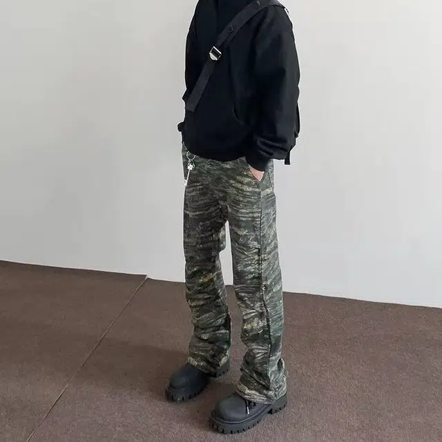 一碗士多 迷彩褶皱感做旧直筒微喇潮流百搭日常不贴腿显高显瘦多抽褶设计感拖地痞帅高级感时尚炸街牛仔裤 男女同款