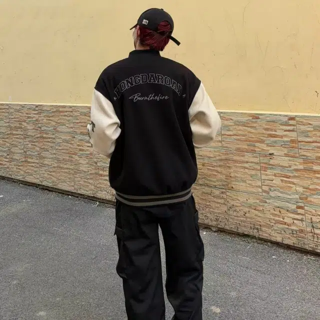 一碗士多  字母数字条纹拼接撞色设计美式复古潮牌时尚小众高级感宽松百搭情侣舒适日常户外城市通勤痞帅感棒球服 男女同款