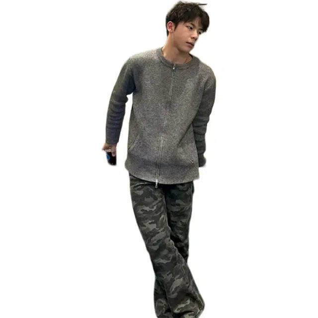 一碗士多 美式复古小众百搭纯色简约扎染拉链通勤日常户外个性时尚保暖宽松舒适柔软圆领落肩袖针织衫 男女同款