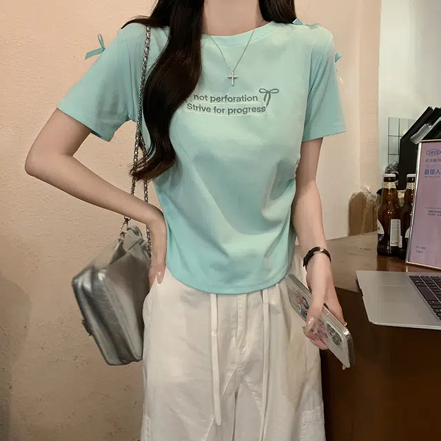 LAKESI T