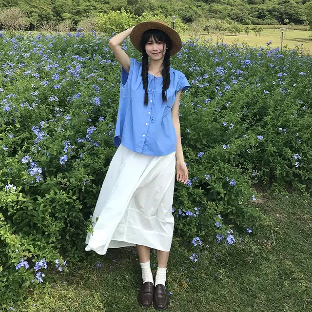 LAKESI T