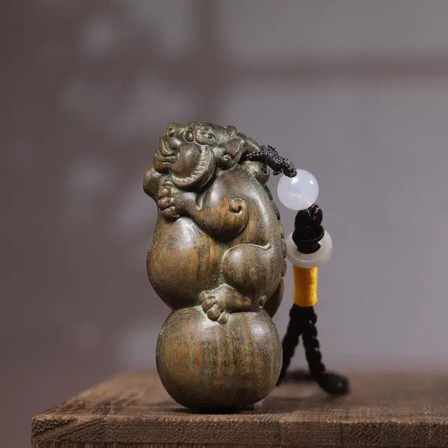 古韵归龙山文创 新中式福禄貔貅复古轻奢国潮高级感文玩万事如意诸事顺遂收藏居家茶宠摆件招财纳福随身携带盘玩#好运 绿檀 把件 男女同款情侣款