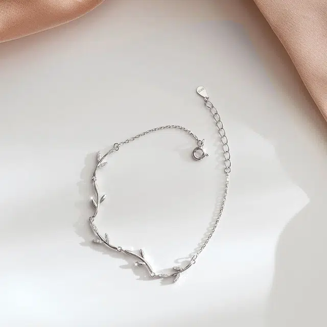 925