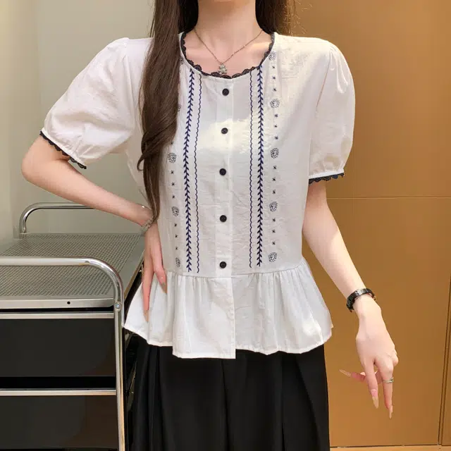 LAKESI T