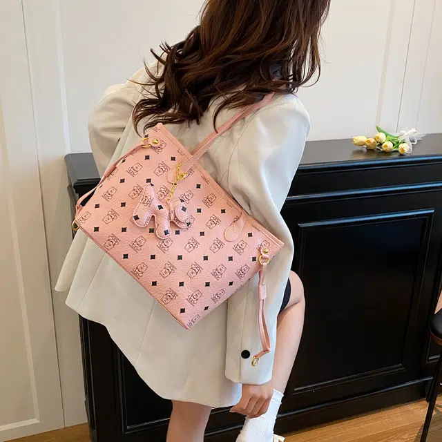 YTARA PU Tote