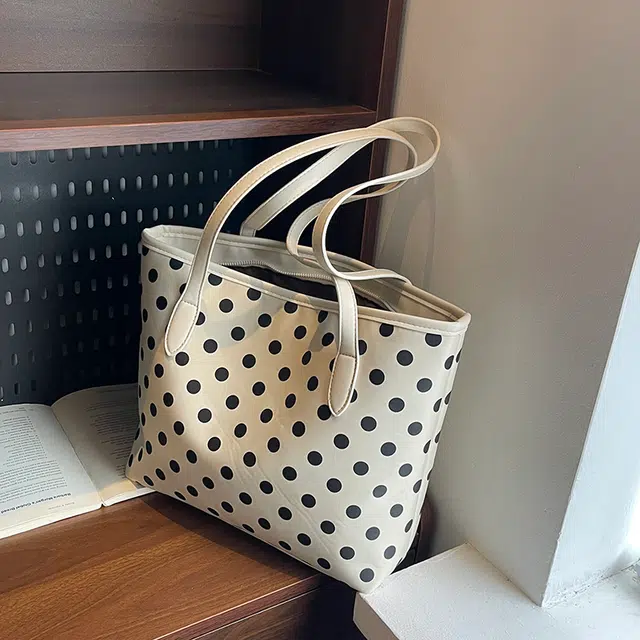 YTARA PU Tote