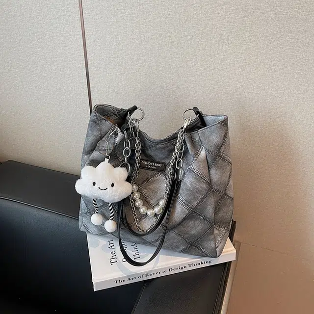 YTARA PU Tote