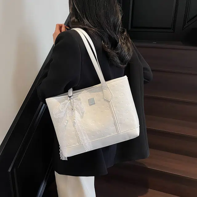 YTARA PU Tote