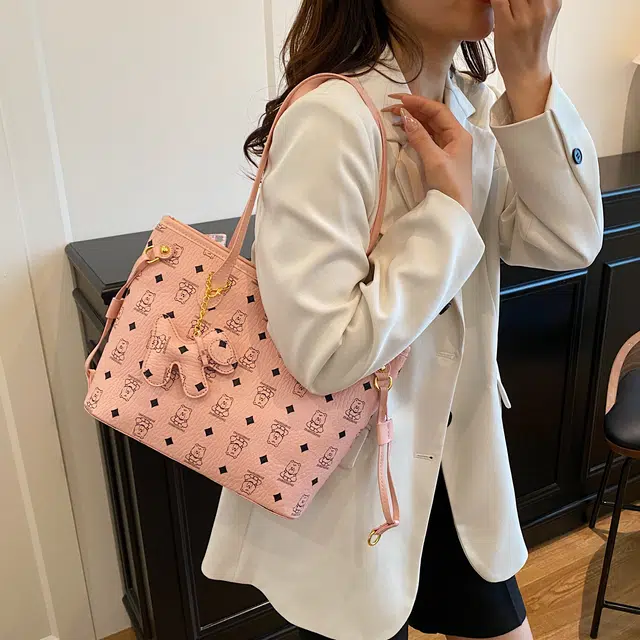 YTARA PU Tote
