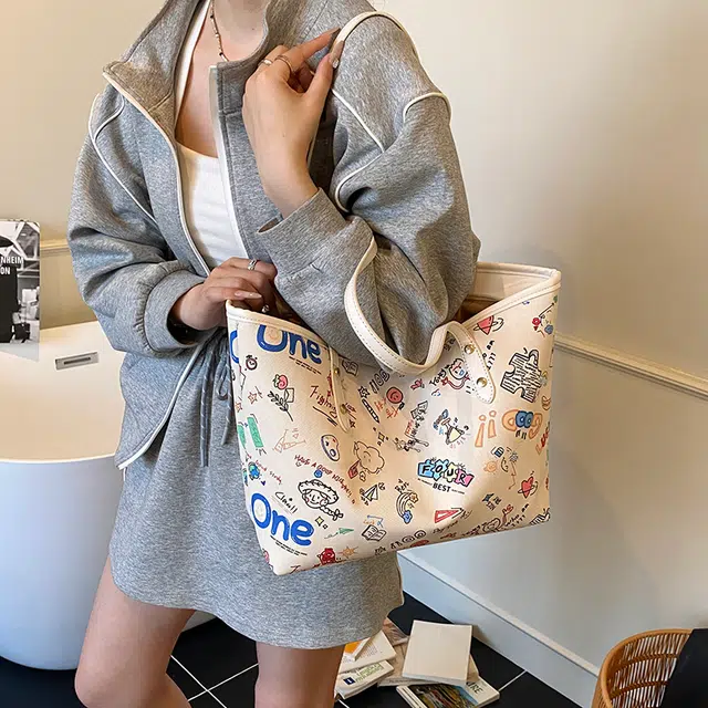 YTARA PU Tote