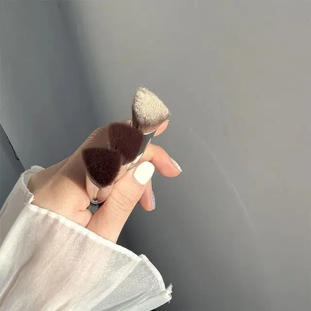 CLOLV KISS