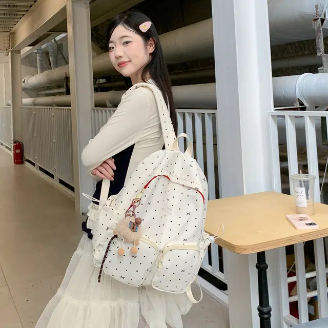 天才小熊  简约森系学生 书包 初中生 经典时尚小众设计 高级感 休闲拉链开合 百搭可爱学院风 尼龙布 双肩包 常规 乳白色