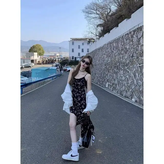 天才小熊 法式收腰显瘦简约通勤吊带连衣裙 女款