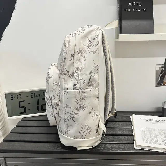 天才小熊 书包女初中女生高中生大学生背包  简约森系 经典时尚小众设计 高级感 休闲拉链开合 尼龙布 双肩包 常规 白色