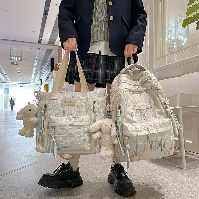 天才小熊 书包初中女生高中生女大学生 简约森系 经典时尚小众设计 高级感 休闲拉链开合  尼龙布 双肩包 大号 白色