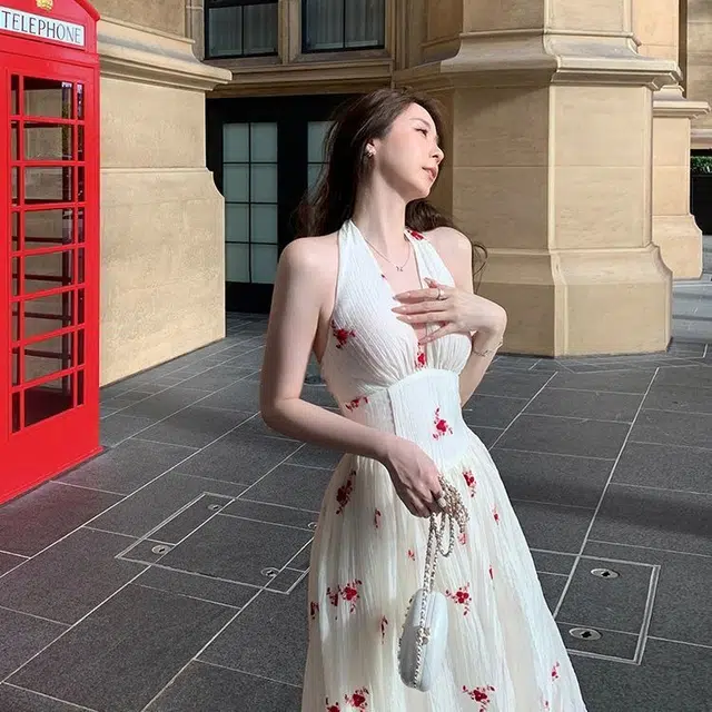 天才小熊 女装度假纯欲风连衣裙夏季收腰法式显瘦碎花气质挂脖裙子 女款