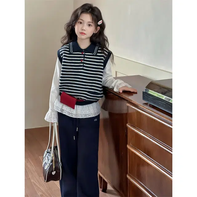 俞兆林休闲运动套装 女童春秋款女大童秋季洋气百搭条纹毛衣马甲两件套潮韩系舒适亲肤时尚翻领中针织无裤子 儿童款