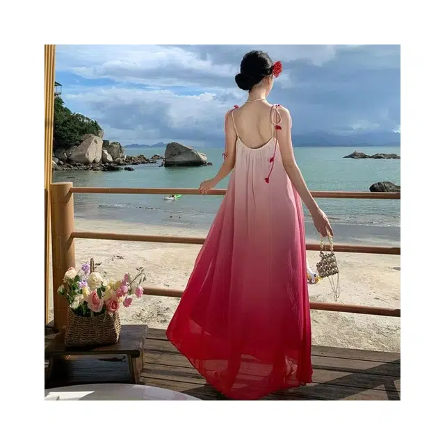 依钗 海边多巴胺立体花朵宽松吊带连衣裙 女款