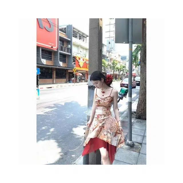 依钗 海边度假碎花拼接收腰吊带连衣裙 女款