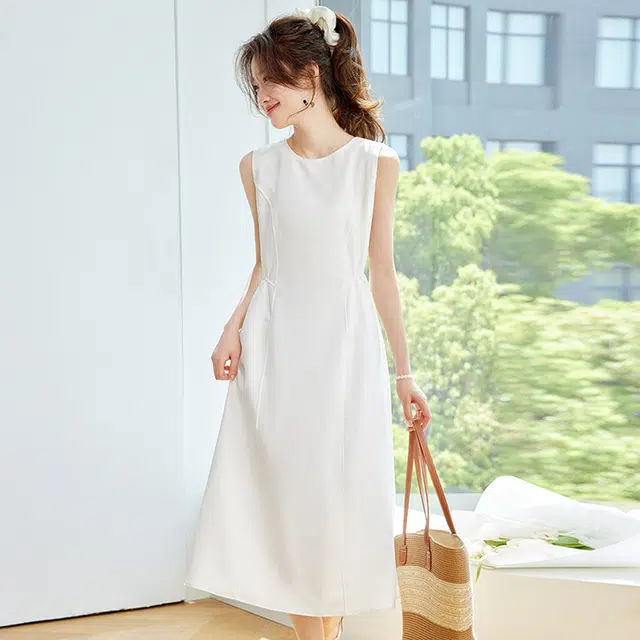 笔杏 圆领舒适简约休闲纯色学院日常出行无袖连衣裙 女款
