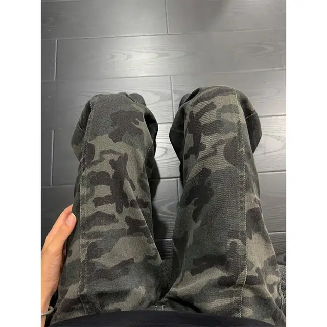 洞洞拐 美式高街迷彩街头潮牌痞帅巴黎风宽松阔腿微喇叭裤牛仔裤 男女同款