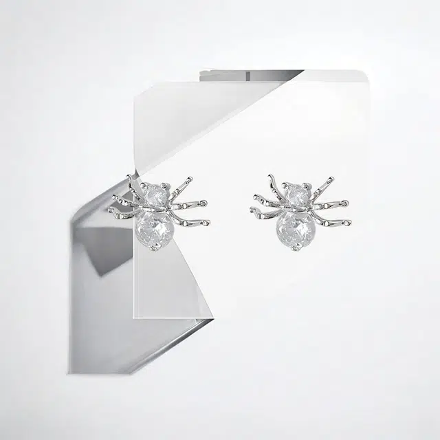 清脆小溪 可爱蜘蛛个性轻奢森系简约时尚气质昆虫耳饰品甜酷百搭 锆石 耳钉 女款