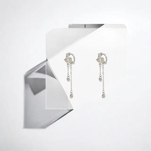 清脆小溪 精致藤蔓花环小众设计气质流苏超仙高级感温柔甜美可爱小清新百搭 合金 耳环 女款