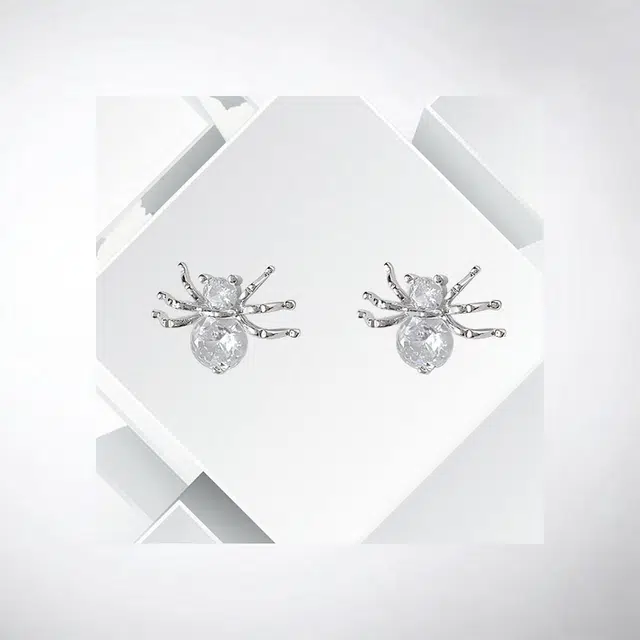 清脆小溪 可爱蜘蛛个性轻奢森系简约时尚气质昆虫耳饰品甜酷百搭 锆石 耳钉 女款