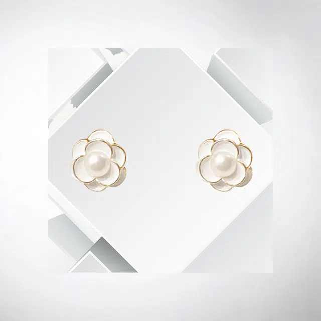 清脆小溪 山茶花温柔甜美高级气质复古法式风 小众设计超仙耳饰 森系小清新 日常百搭 合金 耳钉 女款